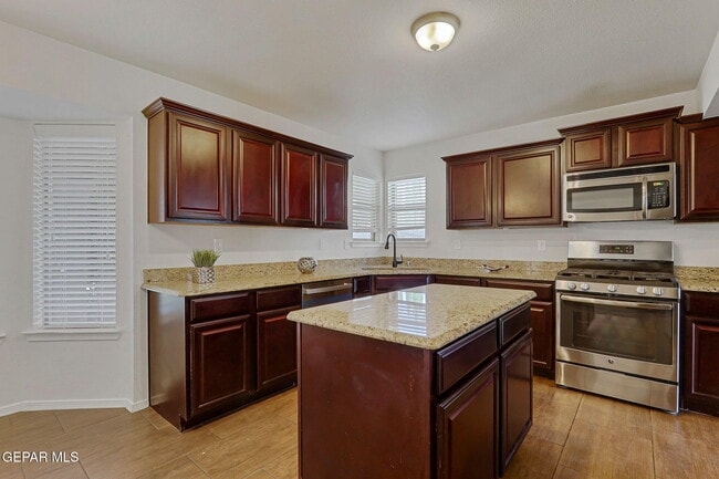 Building Photo - 5021 Silver Cholla Dr