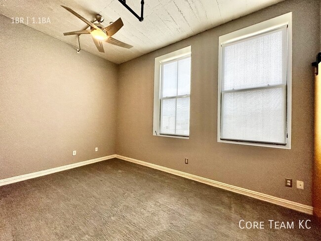 Building Photo - 1 Bed + Den Condo For Rent in the River Ma...