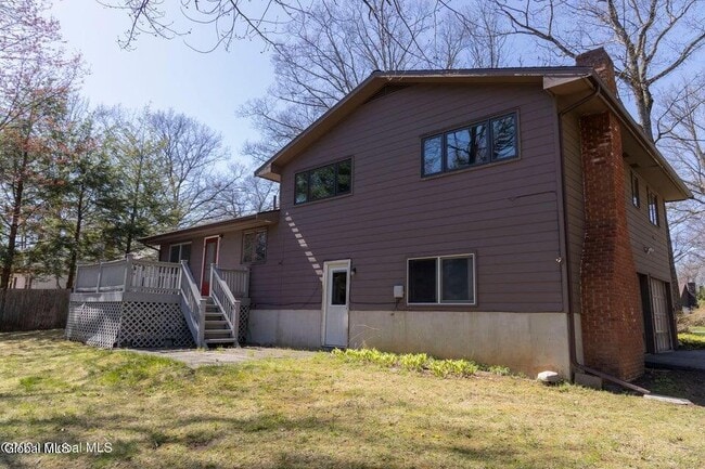 Building Photo - 17 Cedarwood Drive