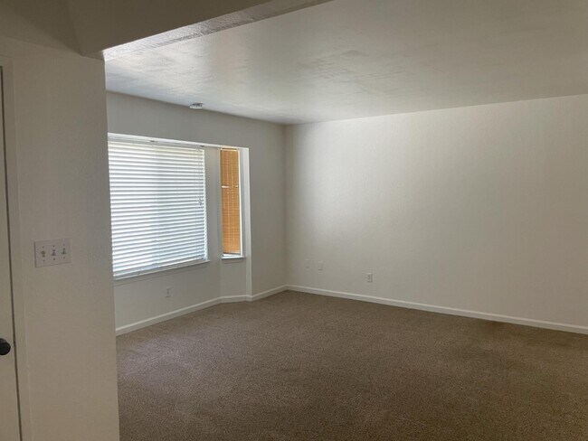 Building Photo - 309 N Fordham Ave