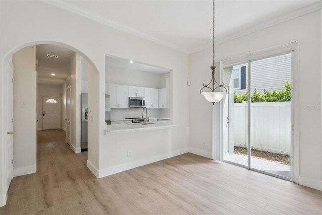 Building Photo - 2704 E Central Blvd