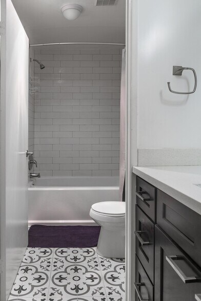 Privacy bath and toilet. - 10021 Tabor Street