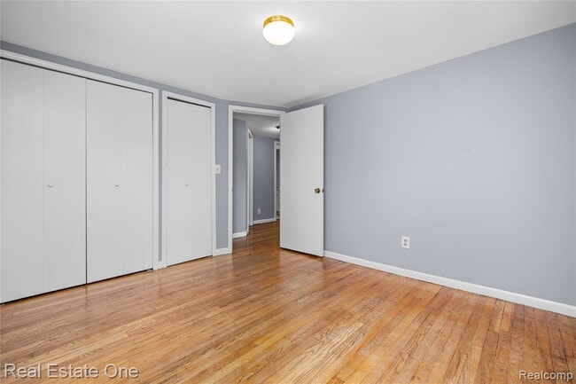 Building Photo - 348 Decca Dr