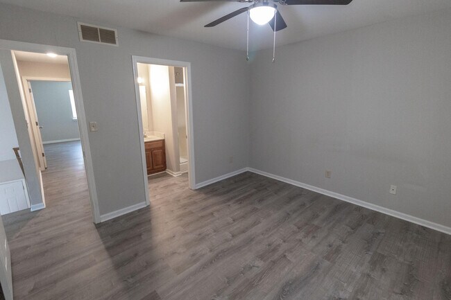 Building Photo - 3705 Hermitage Rd