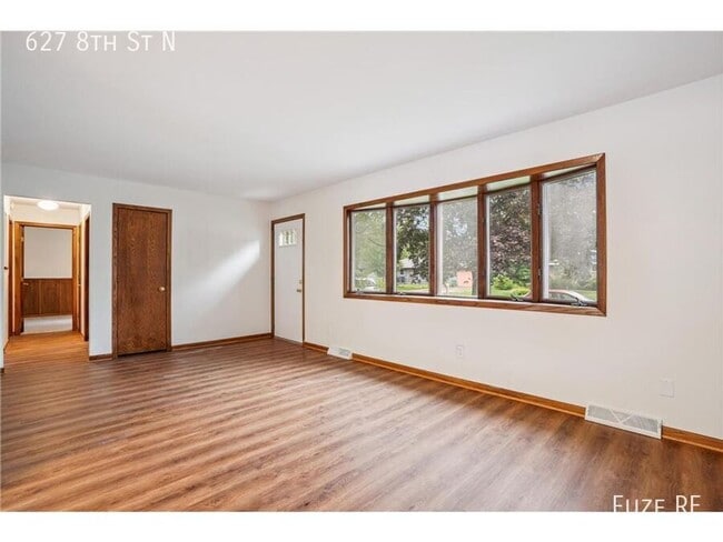 Building Photo - 627 8th St N