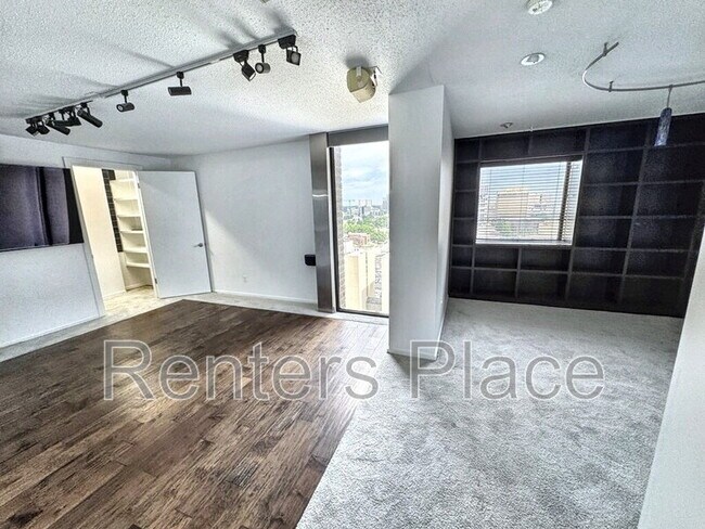 Building Photo - 1502 S Boulder Ave