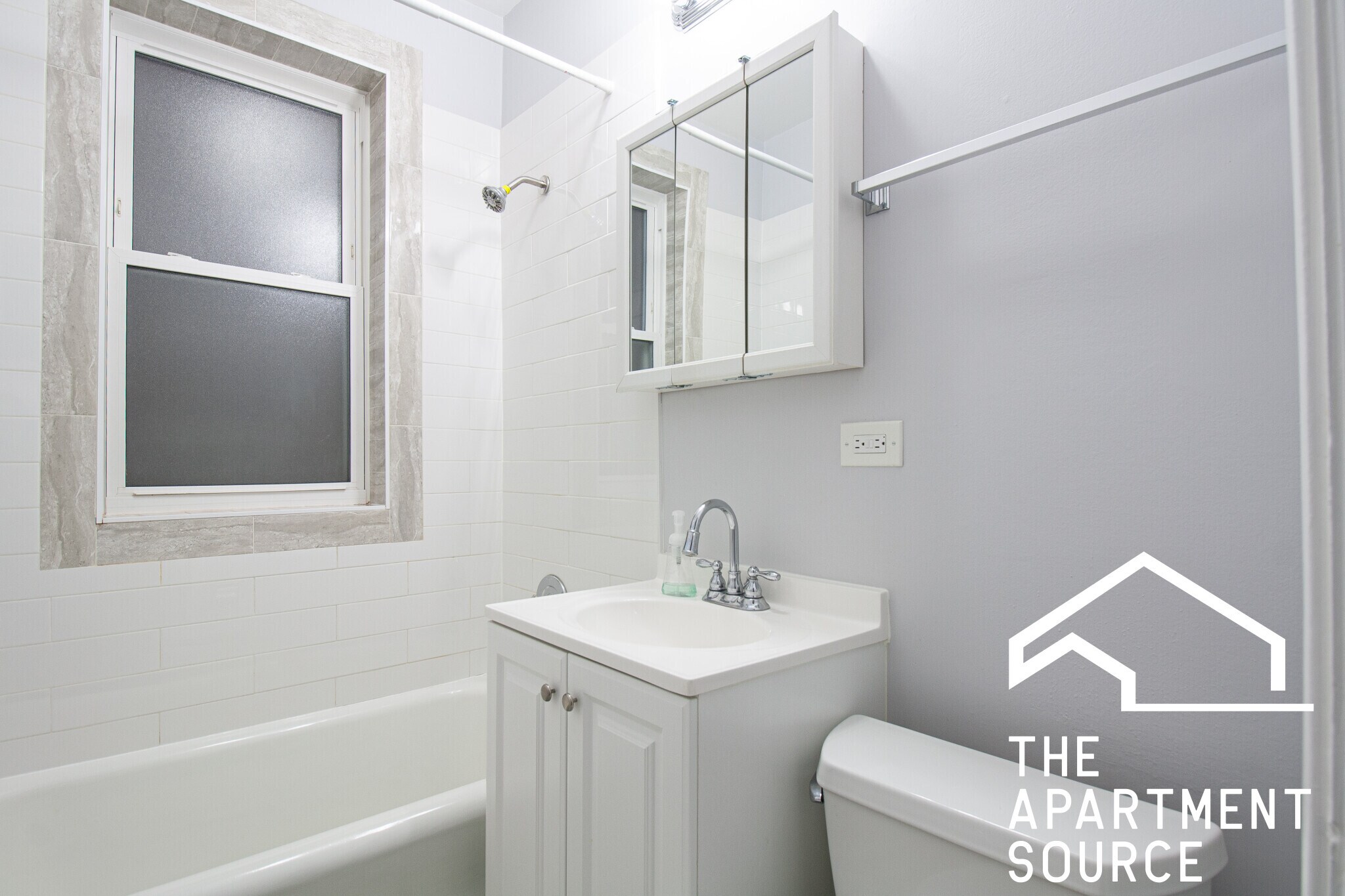 Building Photo - 3708 N Sheffield Ave