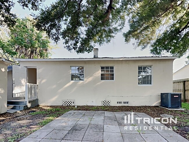 Building Photo - 2144 23rd Ave N