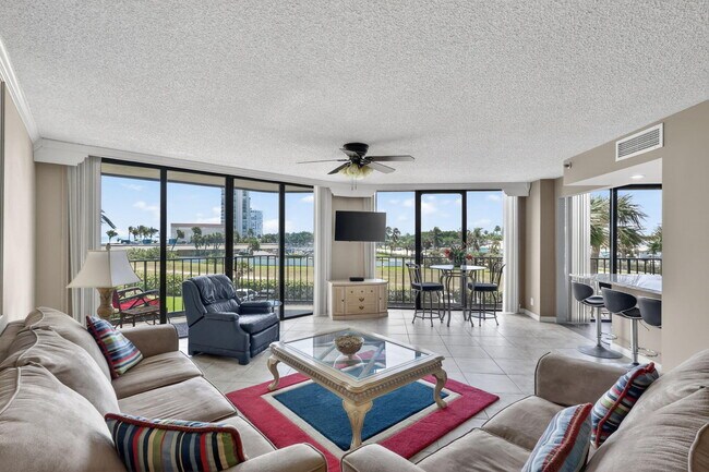 Building Photo - 9650 S Ocean Dr