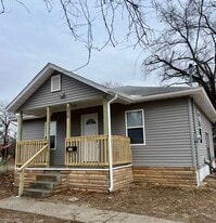 Building Photo - 2210 Salu St