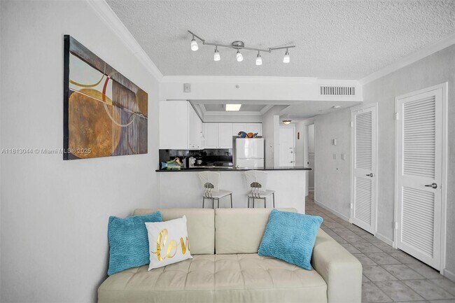 Building Photo - 2501 S Ocean Dr