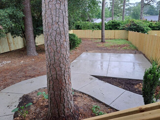 Building Photo - 1450-1452 Brentwood Drive