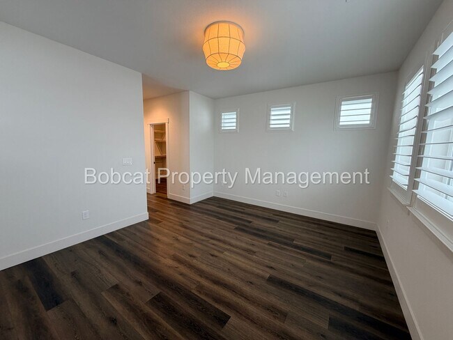 Building Photo - Modern Lock-and-Leave Living in the Heart of Carson City