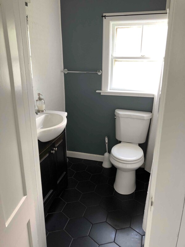 Building Photo - 41 Centennial St