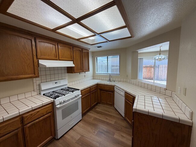 Building Photo - Large Corner Lot