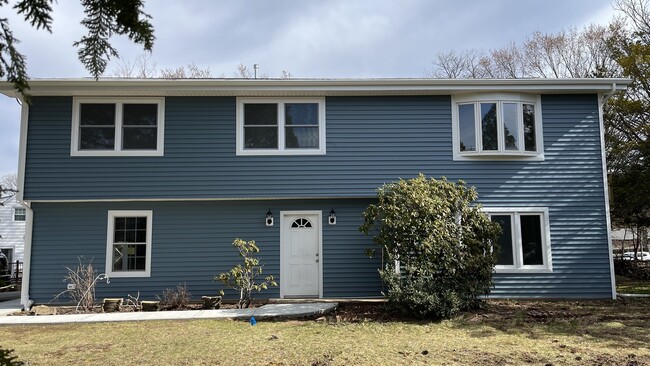 Building Photo - 968 Preakness Ave