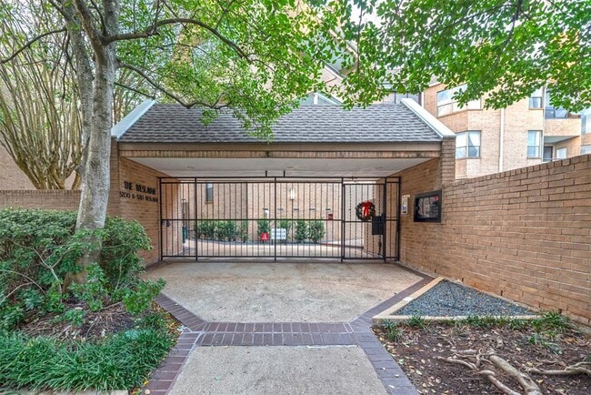 Primary Photo - 5200 Weslayan St