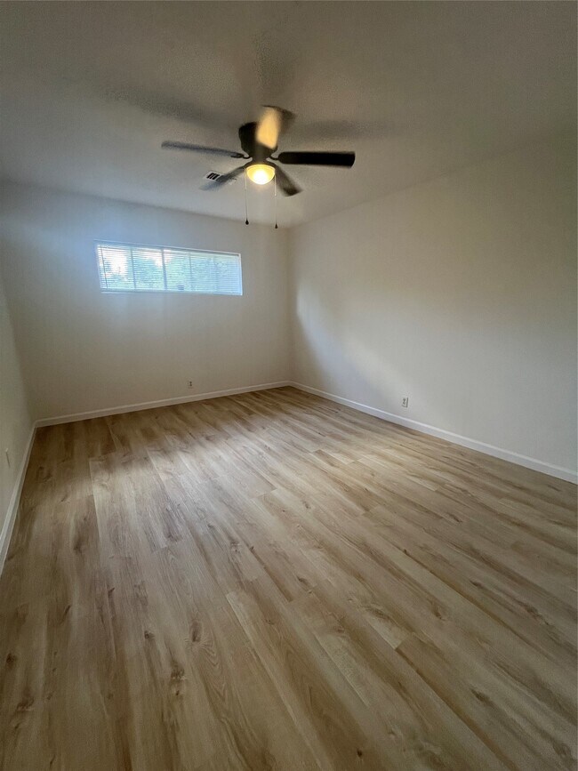 Building Photo - 6829 Driftwood St