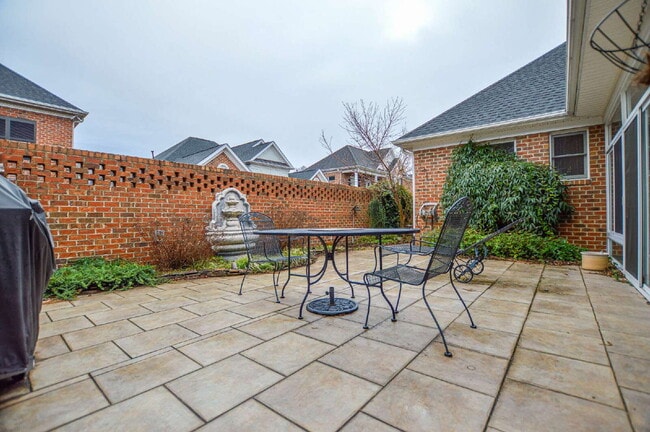 Building Photo - 986 Blakeley Walk