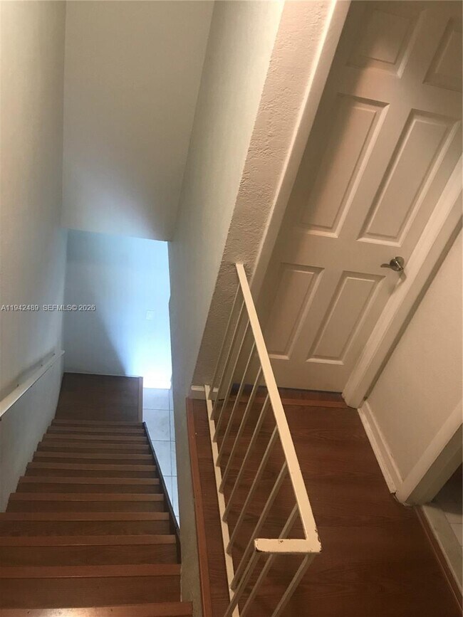 Building Photo - 6703 N Kendall Dr