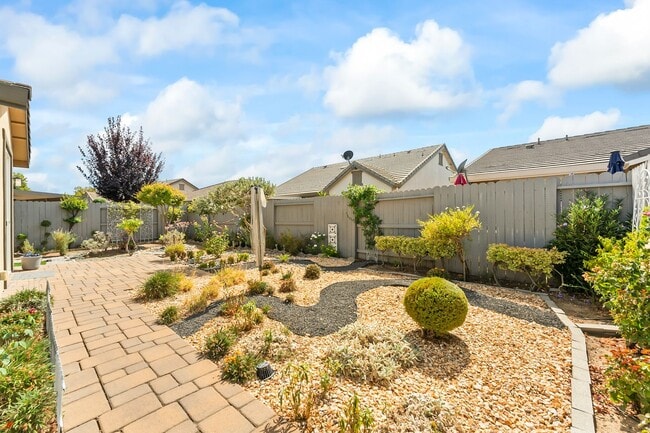 Building Photo - 9876 Sunderland Way