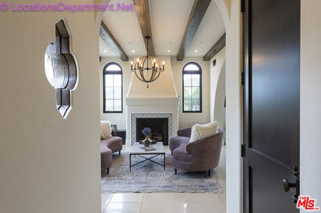 Building Photo - 5861 Ridgebrook Dr