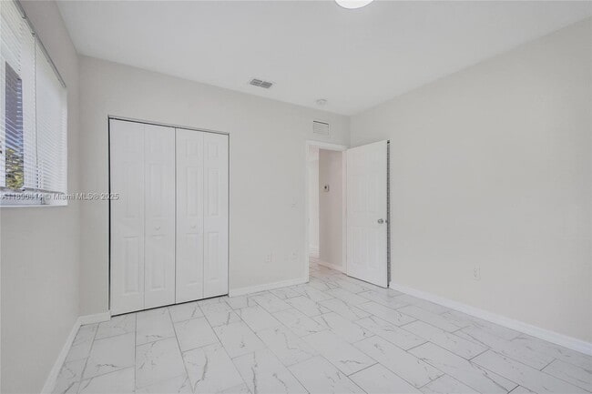 Building Photo - 1945 Calais Dr