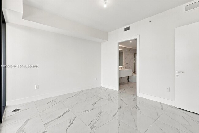 Building Photo - 1179 E Hallandale Beach Blvd