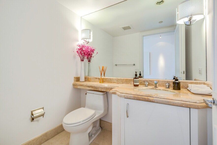 Building Photo - 701 Ocean Ave