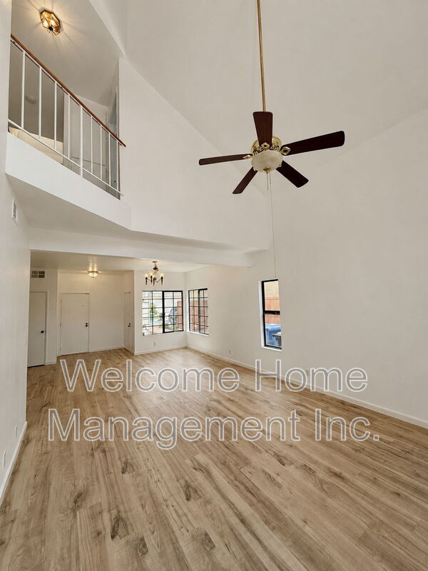 Building Photo - 34769 Comstock Common