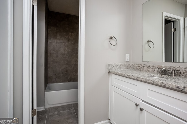 Building Photo - 140 Paces Way