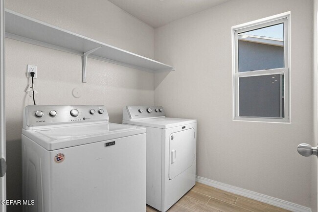 Building Photo - 1624 Brevoort St