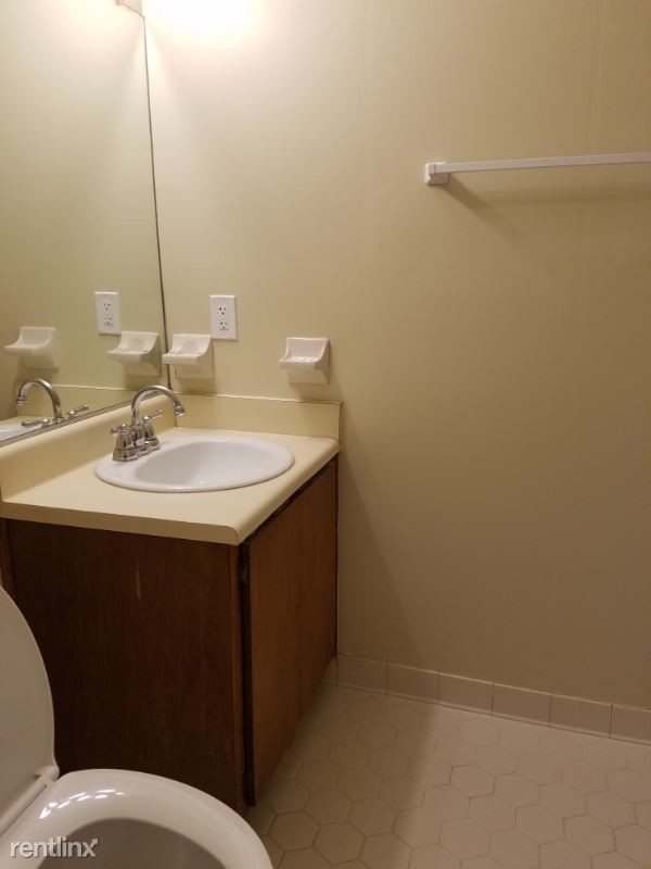 Building Photo - 1301 Marks Church Rd