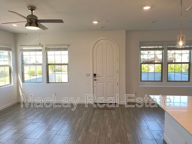 Building Photo - 4077 S Sabrina Dr