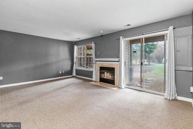 Building Photo - 58 Silver Moon Dr