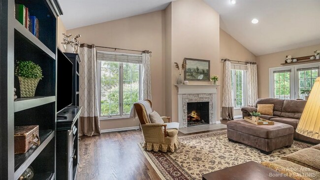 Building Photo - 50145 Tottenham Ct