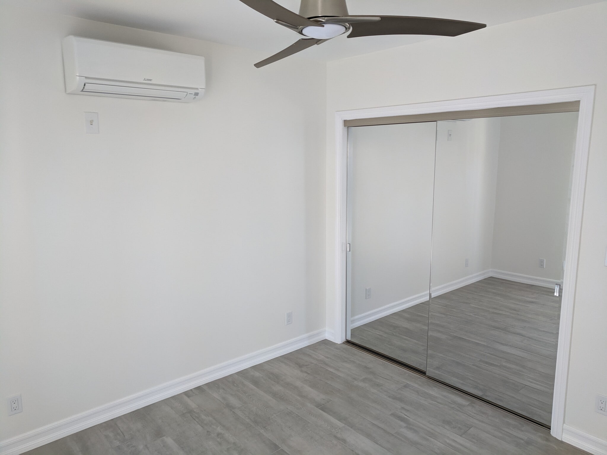 Building Photo - 2442 Granville Ave