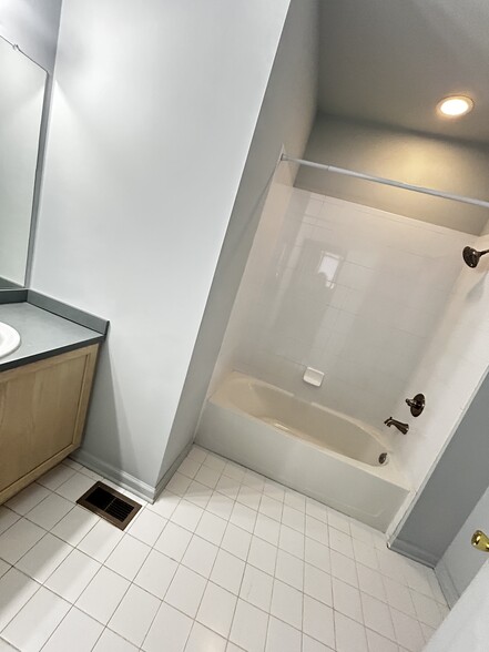 Building Photo - 171 Winchester Ct