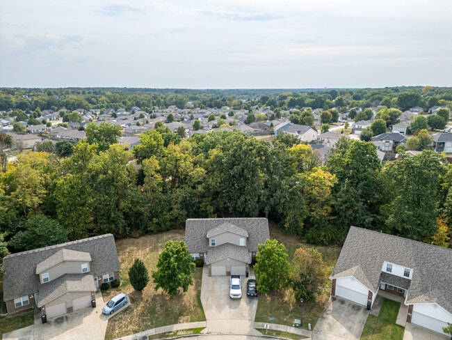 Building Photo - 307 Burnside Dr