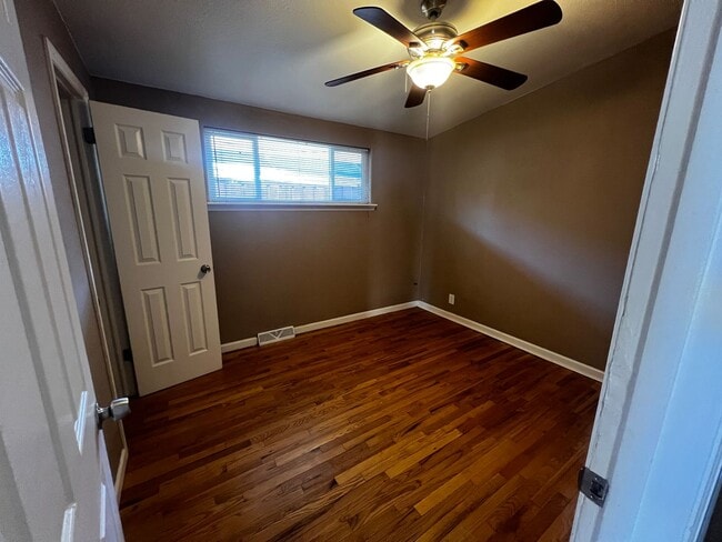 Building Photo - Charming 2 Bedroom, 1 Bathroom Duplex in Aurora