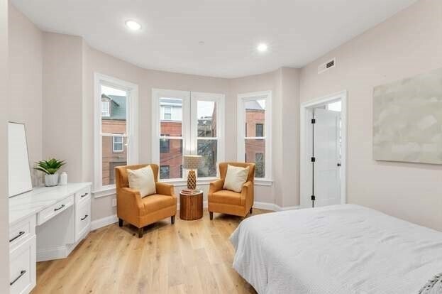 Building Photo - 13 Monmouth St