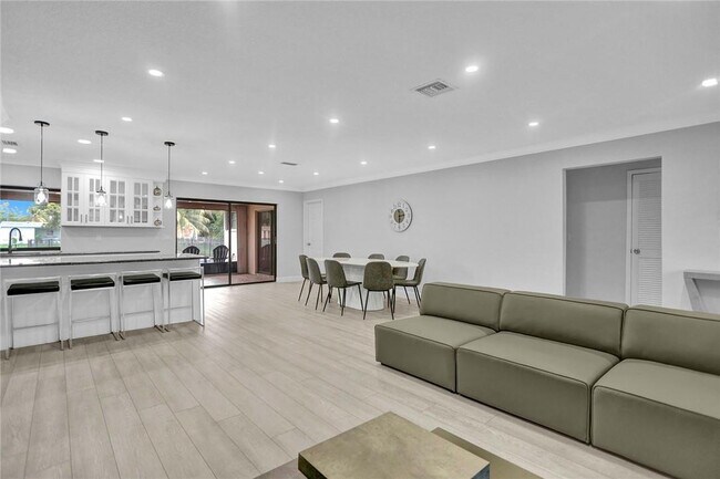 Building Photo - 5170 SW 89th Terrace