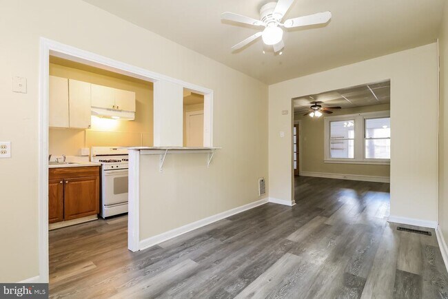 Building Photo - 2503 Hobson St