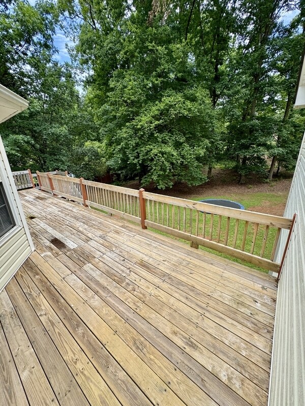 Building Photo - 362 River Point Dr
