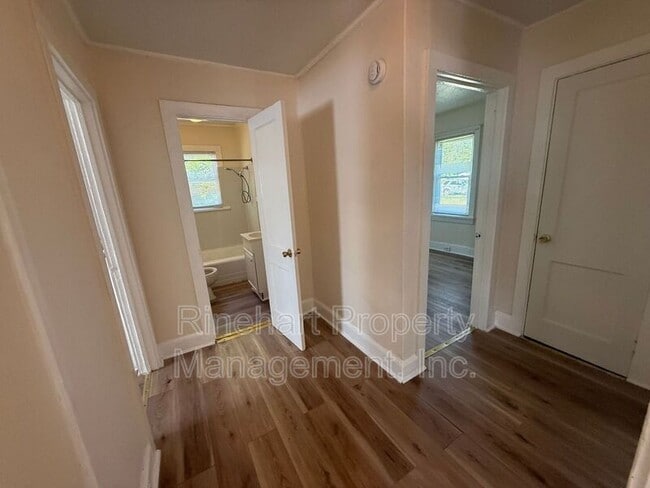 Building Photo - 260 Lucky Ln