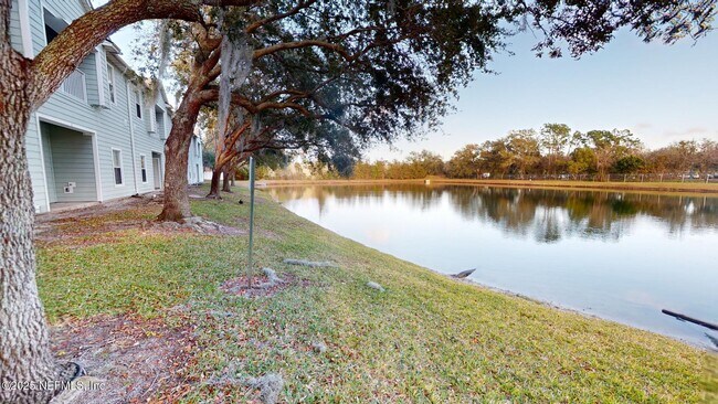 Building Photo - 7063 Deer Lodge Cir