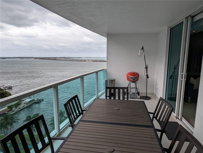 Building Photo - 2101 Brickell Ave