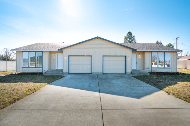 Primary Photo - 11512 E Railroad Ave