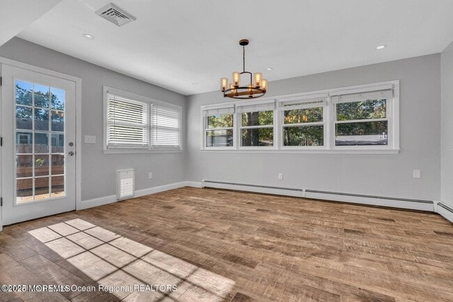 Building Photo - 2253 Llewellyn Pkwy