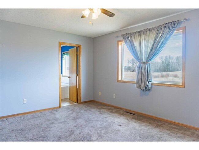 Building Photo - 211X Blake Ave